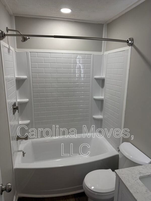Building Photo - 102 Woodhaven Ct