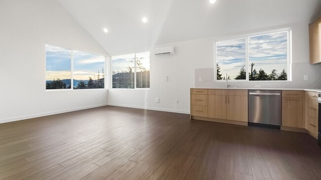 Building Photo - Brand New 3BR Home with Territorial Views