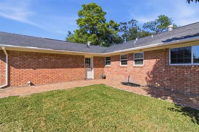 Building Photo - 9523 Bundy Ln