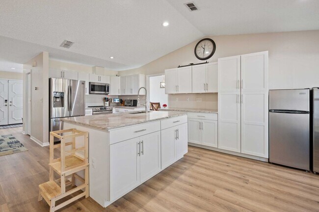 Building Photo - Spacious 3/2 Single Family Home in Spring ...