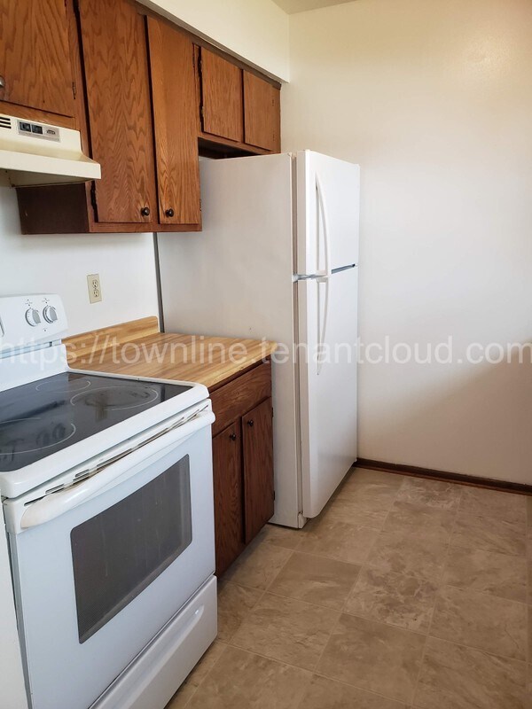 Building Photo - 1404 E Sunset Dr