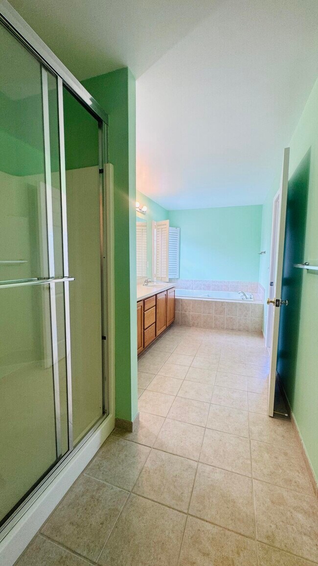 Building Photo - 37572 Newburgh Park Cir