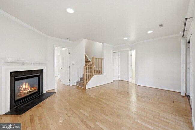Building Photo - 45805 Marlane Terrace