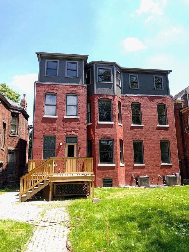 Building Photo - 1392 S 2nd St