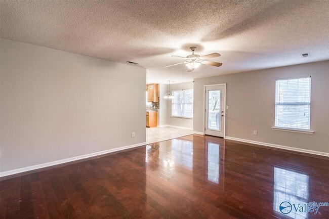 Building Photo - 123 Ann Bradley Dr