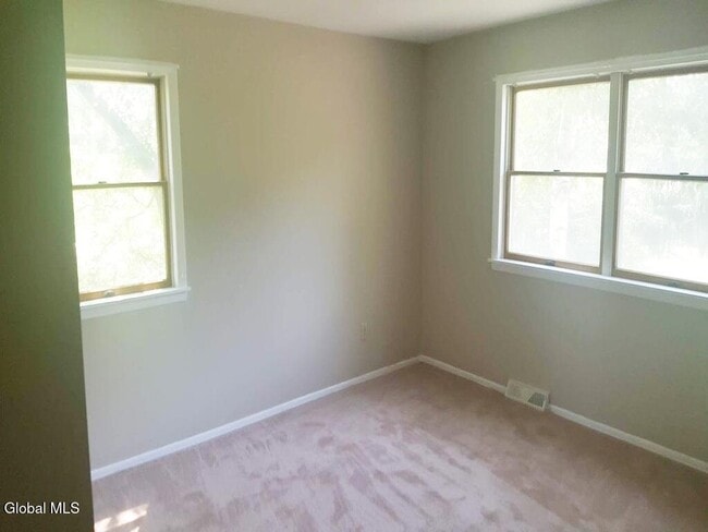 Building Photo - 3 Springwood Manor Dr