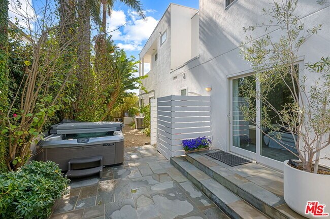 Building Photo - 4908 Bunnie Ln