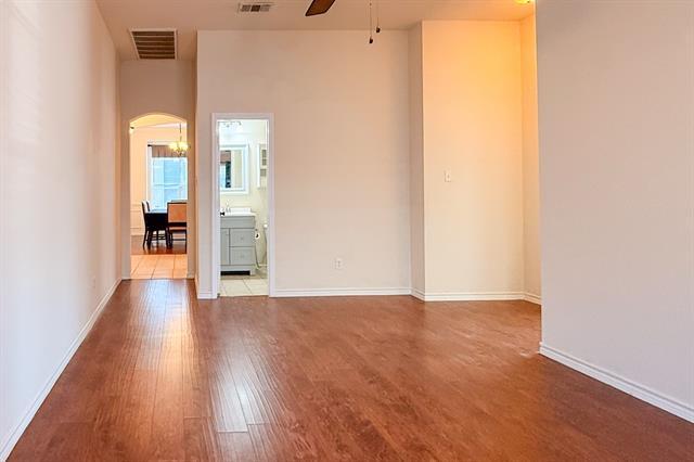 Building Photo - 1615 Bur Oak Dr