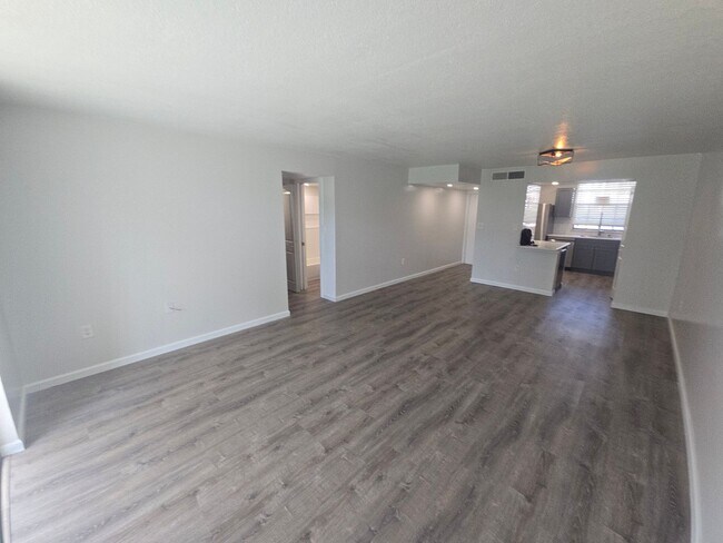 Building Photo - 108 Clocktower Dr