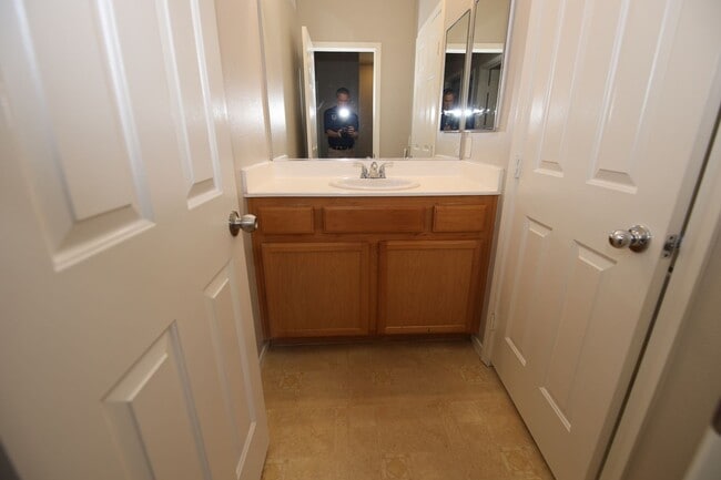 Building Photo - CLASSIC AND MOVE-IN READY 2 STORY HOME IN NORTH LAS VEGAS - 89031