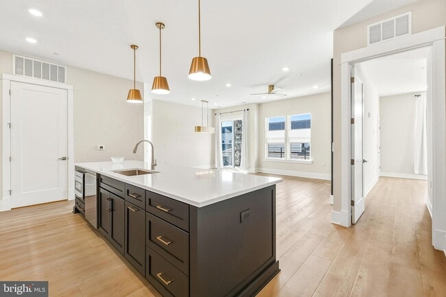 Building Photo - 23651 Havelock Walk Ter