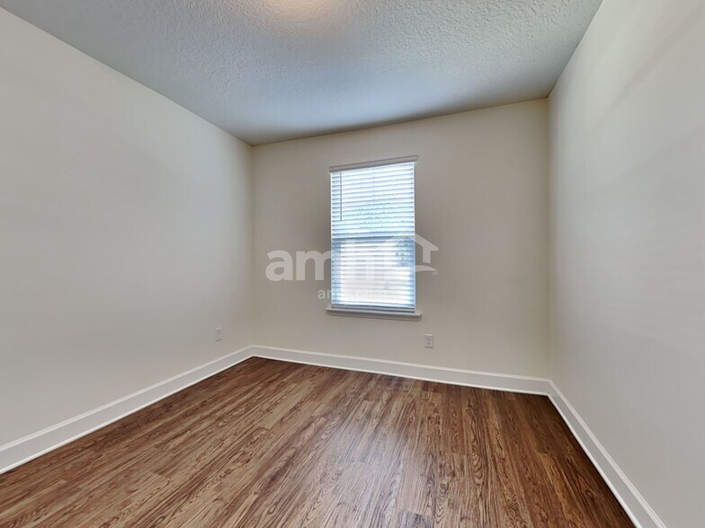 Building Photo - 1821 Silver Point