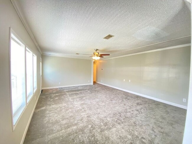 Building Photo - 1504 Carlisle Dr