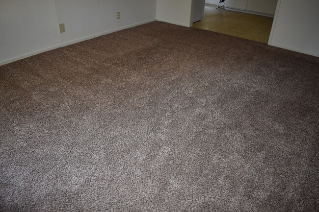 Building Photo - 7117 Pleasants Valley Rd