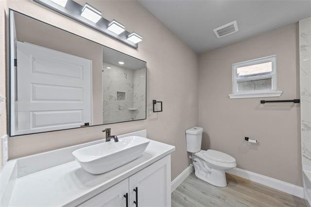 Building Photo - 1503 E Lakeview Dr