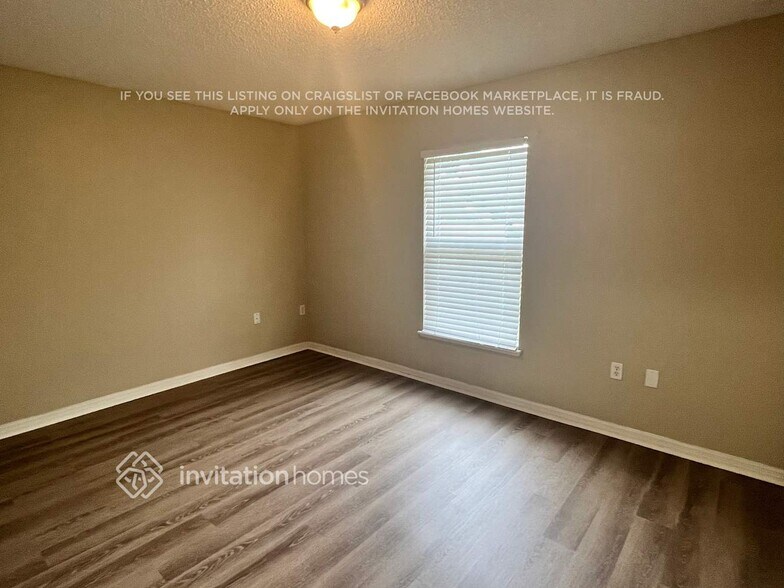 Building Photo - 2891 Ruxton Dr