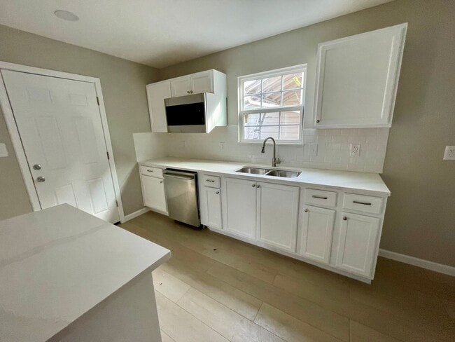 Building Photo - 503 Hill St