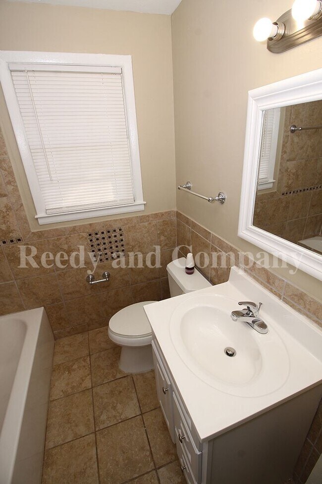 Building Photo - 1841 S Sutton Dr