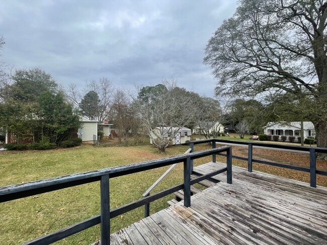 Building Photo - 25 Hollis St