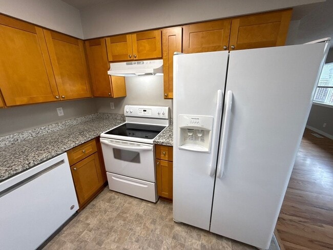 Building Photo - 2236 Hoyt St SE