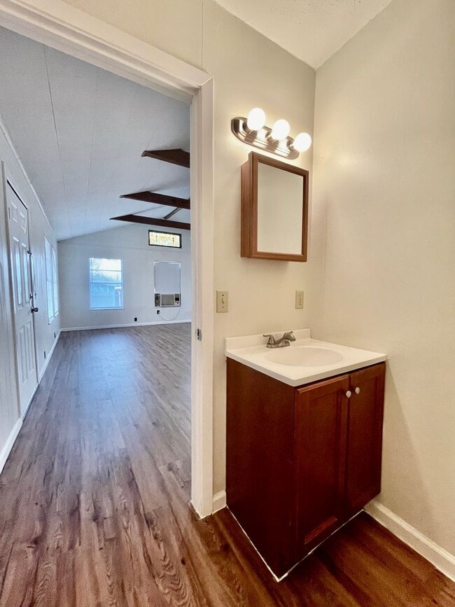 Building Photo - Studio House for Lease