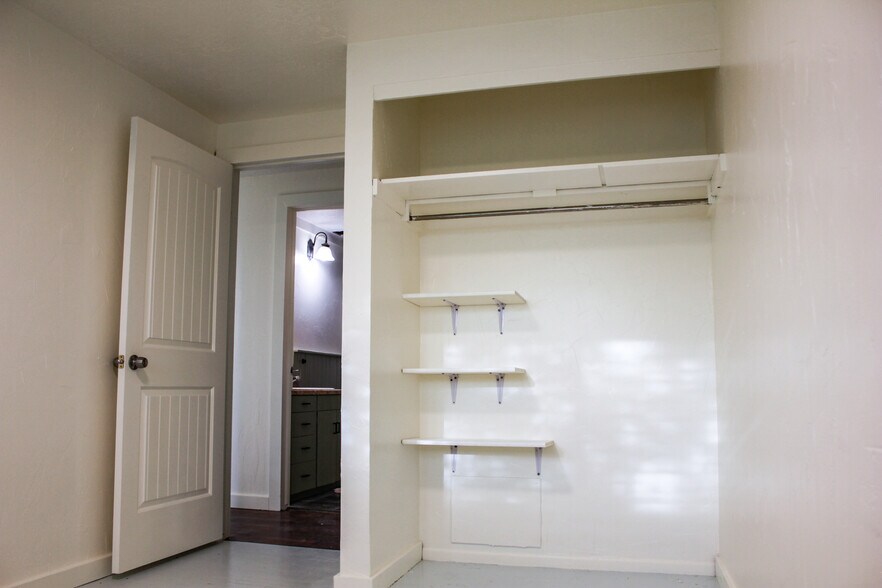 Building Photo - 697 N 1020 E