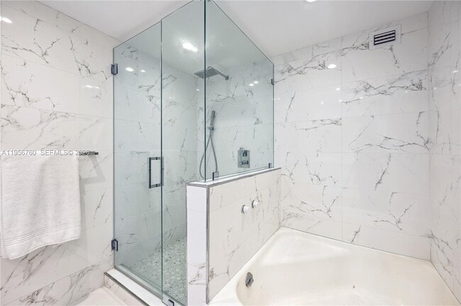 Building Photo - 5255 Collins Ave