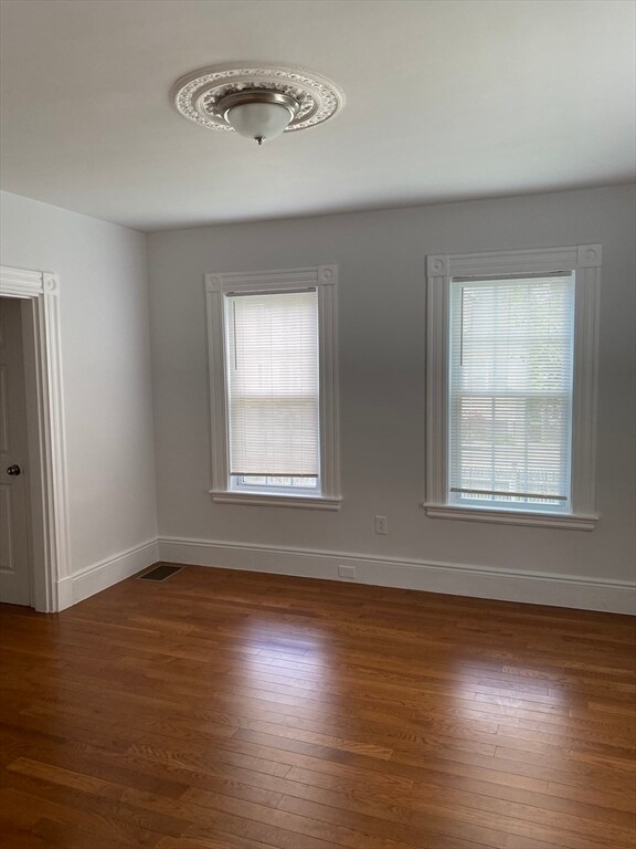 Building Photo - 107 E Squantum St
