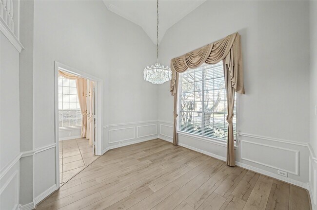 Building Photo - 5807 Bayberry Way