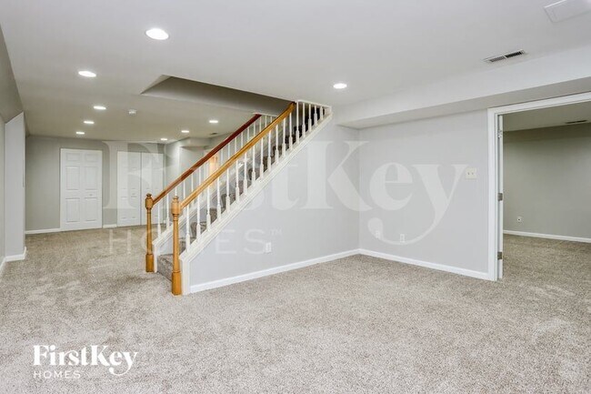 Building Photo - 16030 Surfview Ct