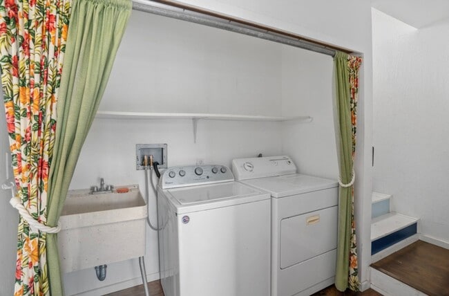 Building Photo - Kalaheo 3 bed 2 bath Condo