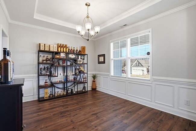 Building Photo - GORGEOUS 4 bedroom Single Family Home - Conveniently located to Fort Bragg