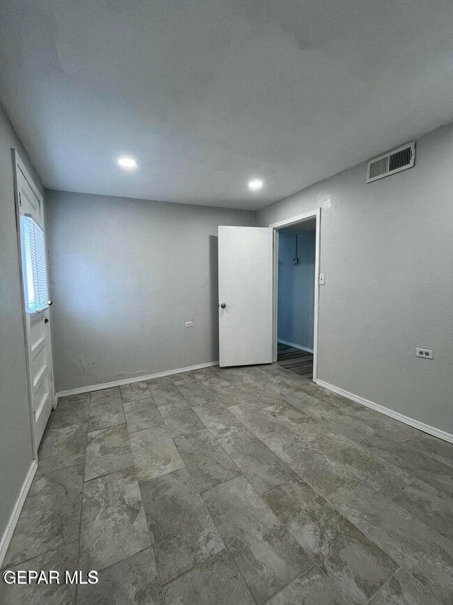 Building Photo - 10216 Celedon Cir