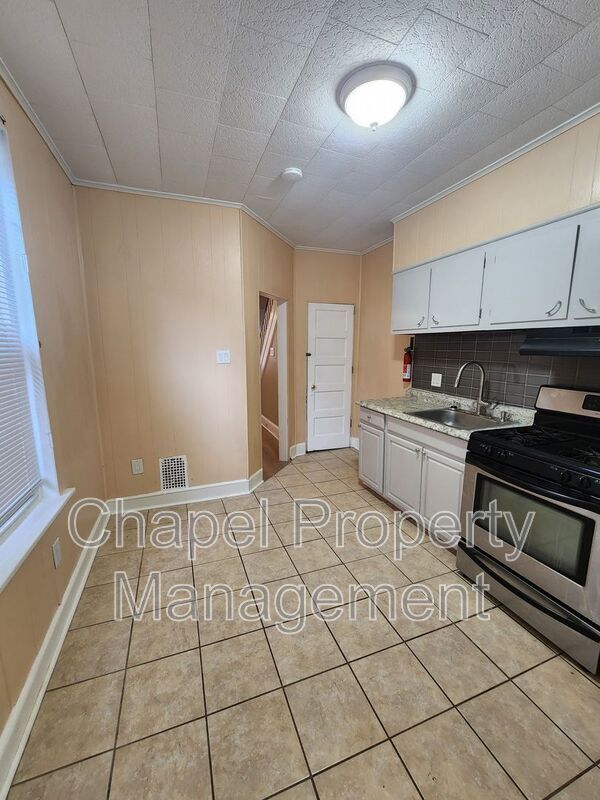 Building Photo - 1554 N Frazier St