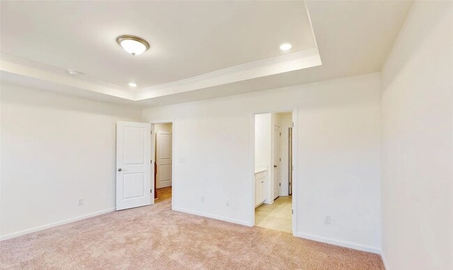 Building Photo - Beautiful 3BR/2.5BA Townhouse located in K...