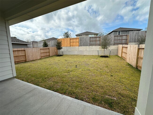 Building Photo - 1908 Velvet Oak Ln