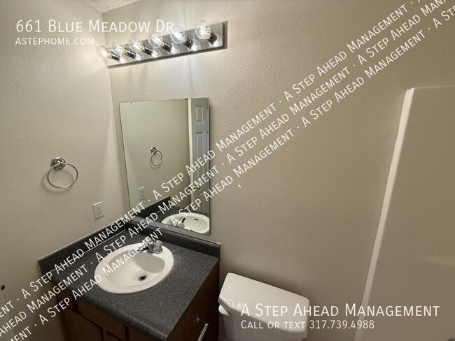 Building Photo - 661 Blue Meadow Dr