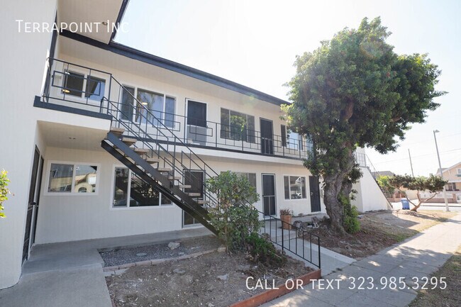 Building Photo - 825 W 167th St