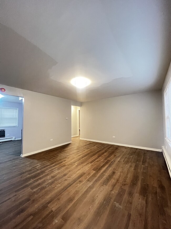 Building Photo - 7601 S Laflin St