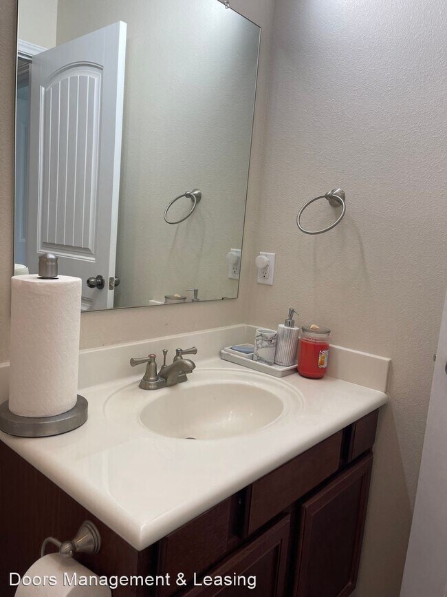 Building Photo - 3 br, 2 bath House - 7011 95th Street