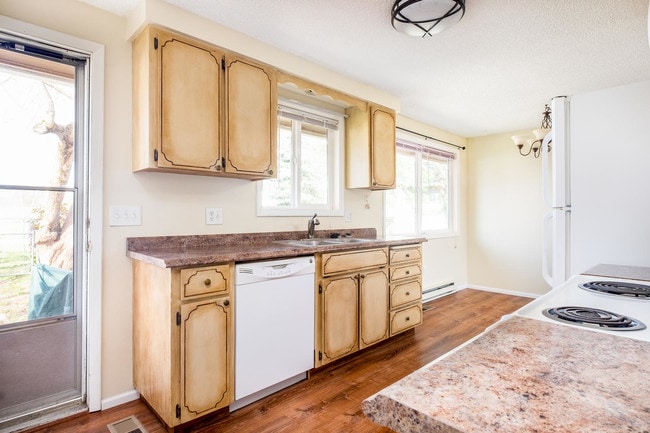 Building Photo - 607 N 16th St