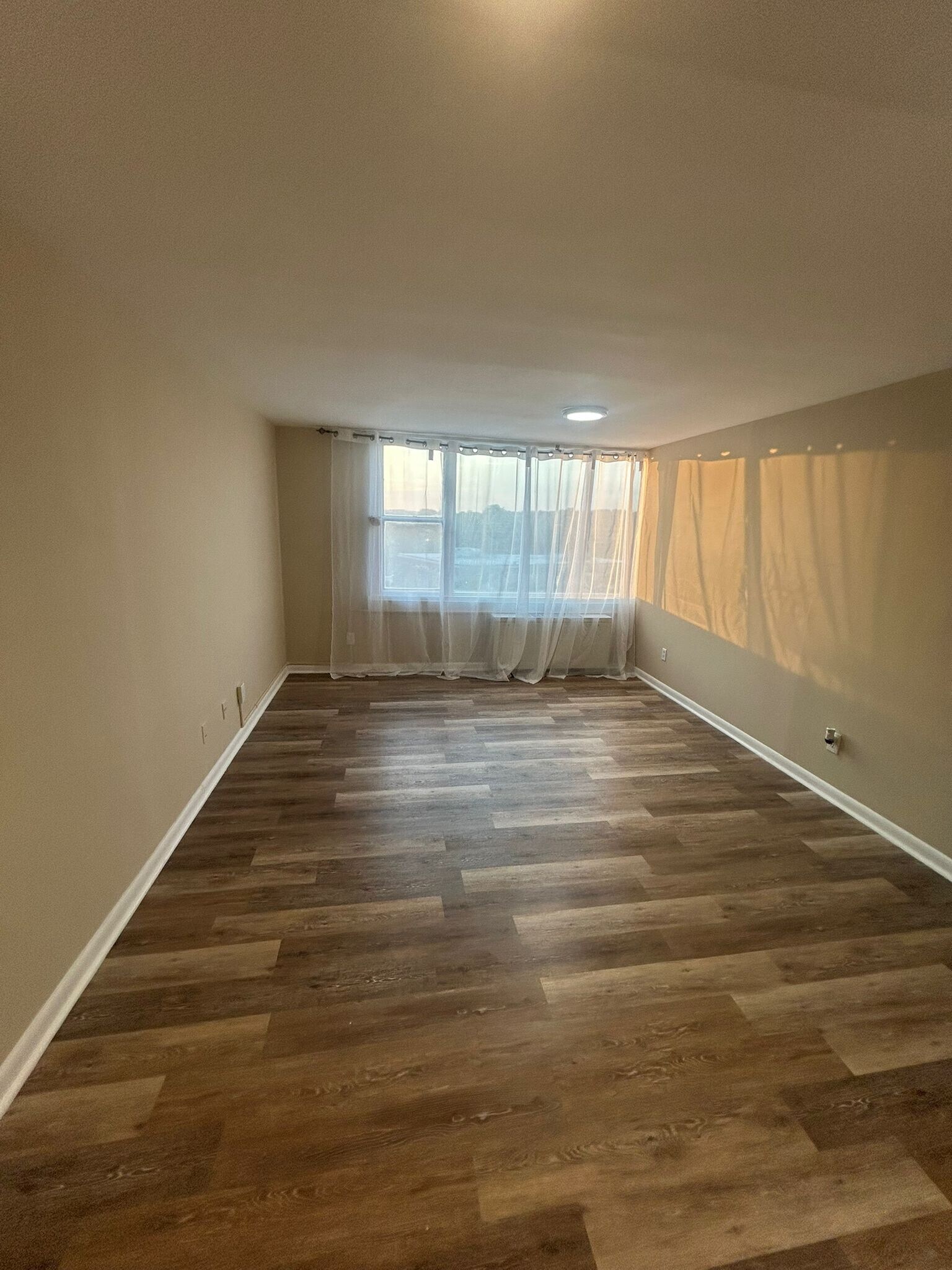 Living Room - 4600 Duke St
