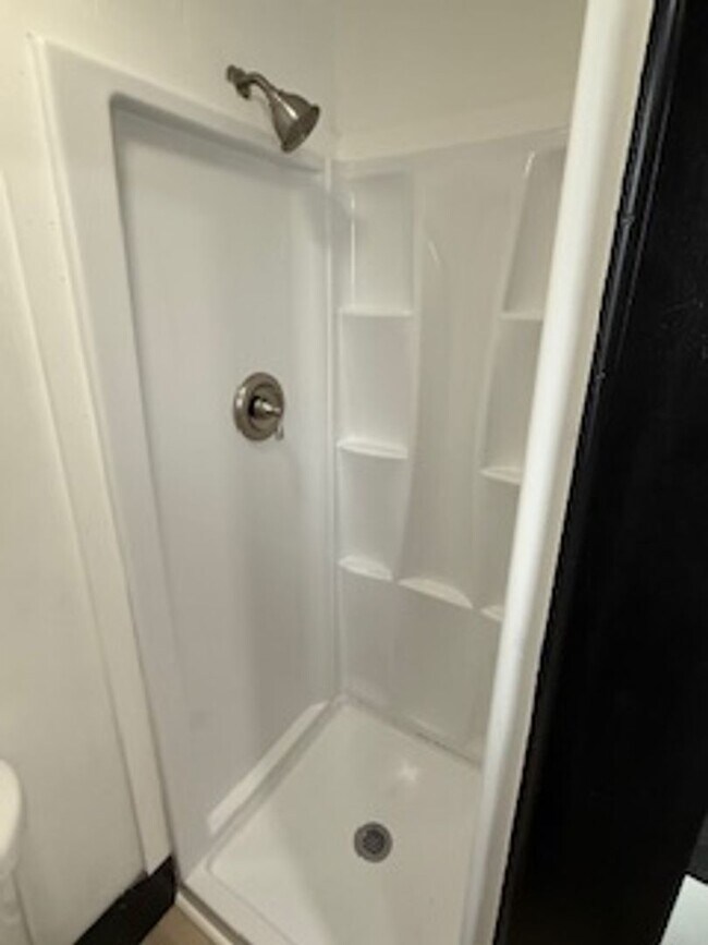 Building Photo - 18-20 Pierce St