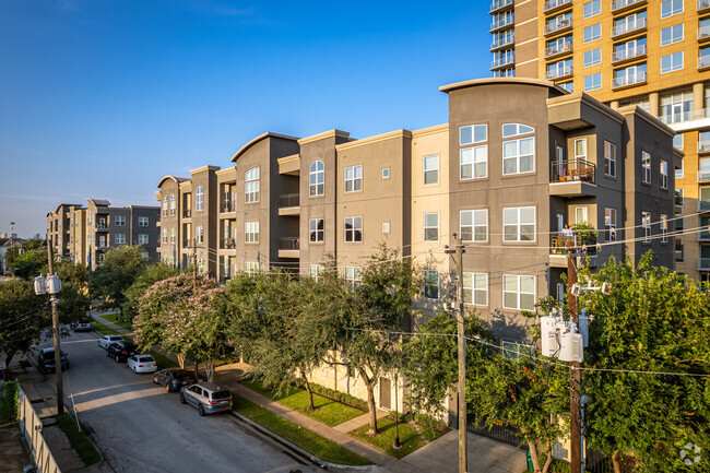 Building Photo - Piedmont at River Oaks