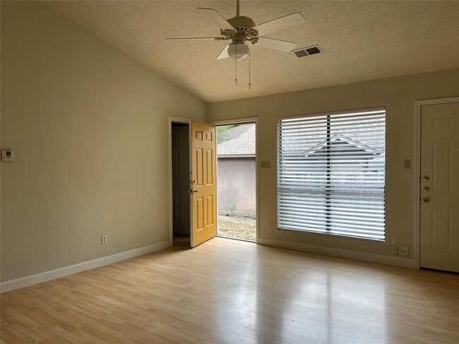 Building Photo - 2031 Redwing Way