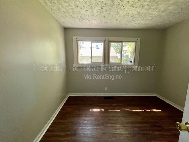 Building Photo - 403 S Randolph St