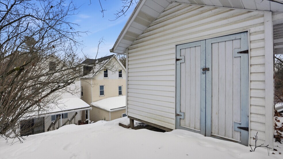 Building Photo - 19 Arnold St