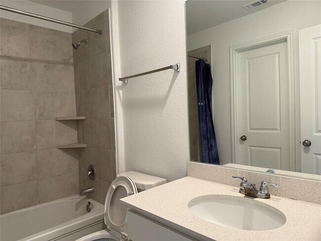 Building Photo - 404 Milliner Lp