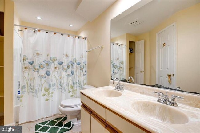Building Photo - 10718 Freds Oak Ct