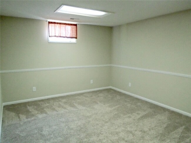 Building Photo - 1109 Peachtree Ct